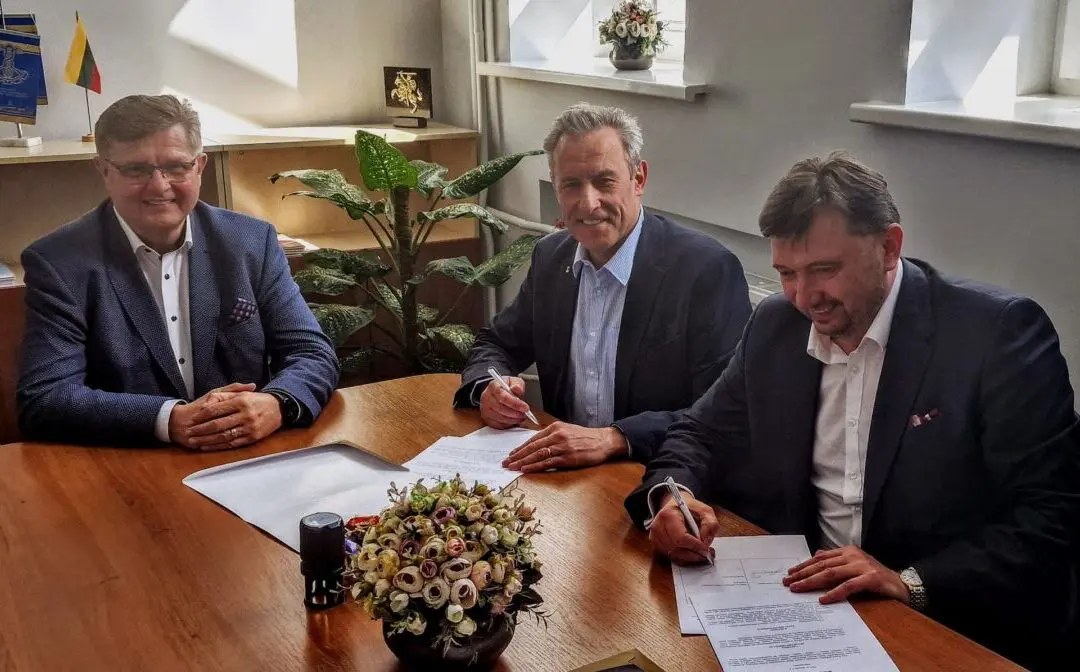 KPPAR ir SPIVA susitarė bendradarbiauti ir siekti bendrų tikslų / iš kairės K. Agentas, V. Subačius ir V. Šalaševičius